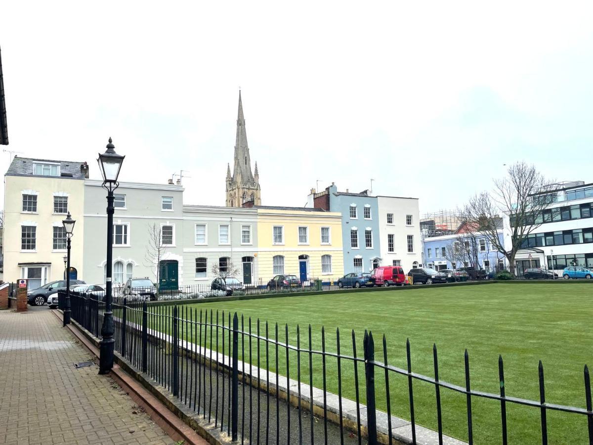 Am Living - Cheltenham Town Centre - St Georges Square Eksteriør bilde